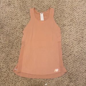XS New Balance Run Club tank top (salmon color)